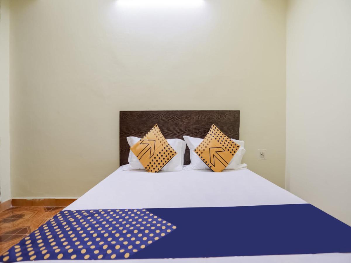 Spot On 79383 Mishra Bhawan Hotel 2*